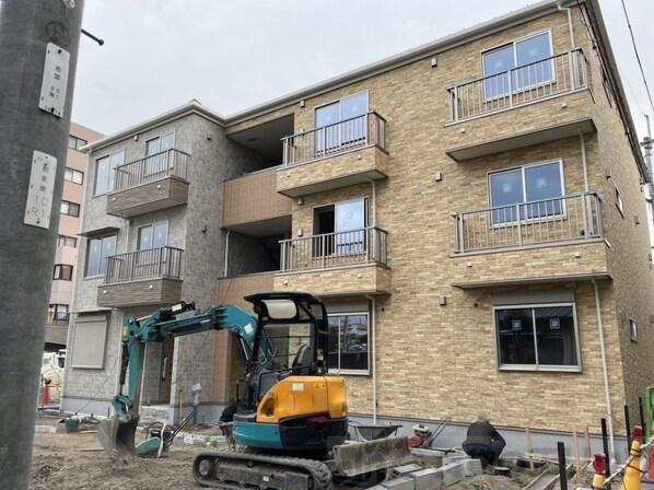 クローバー フレアの物件外観写真